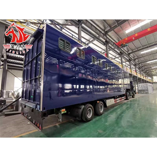 长春货箱式运马车